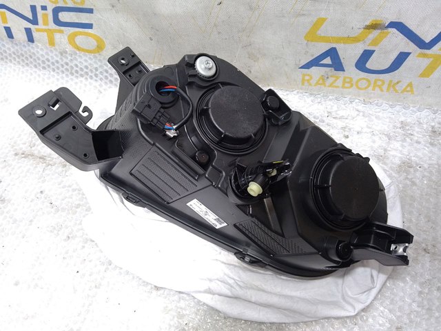 Левая фара 260607303R Renault (RVI)