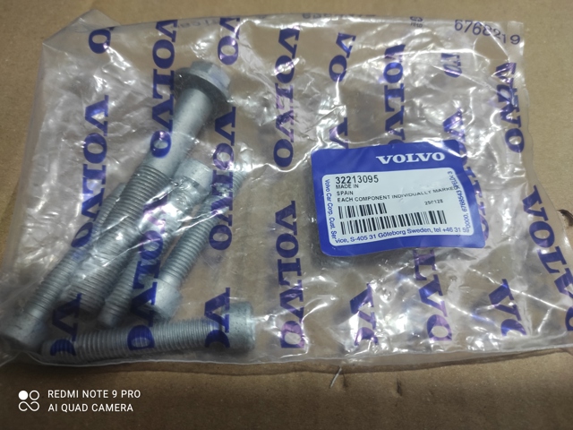Ремень агрегатов приводной, комплект Volvo 32213095 цена, от 13.70 USD