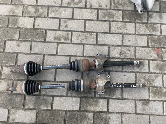 13247218 Opel Полуось передняя, правая