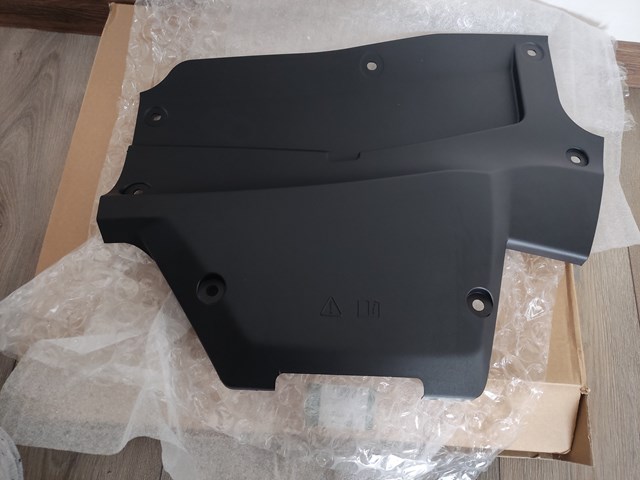 Купить LR133957 Land Rover 