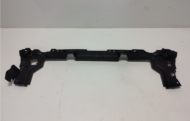 Верхний дефлектор радиатора LR098605 Land Rover