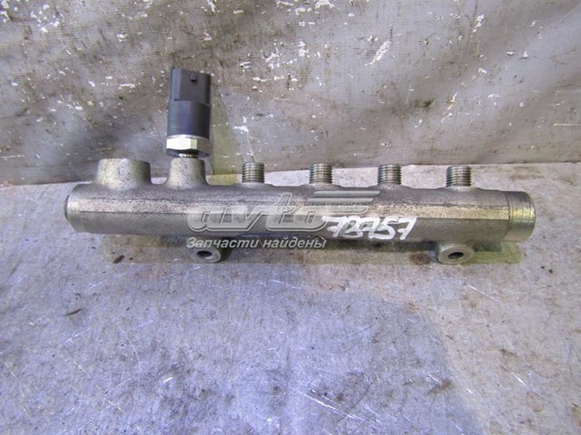 824123 Opel distribuidor de combustível (rampa)