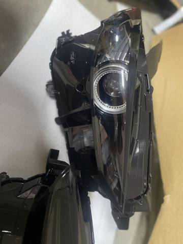 Купить DFR751030 Mazda Фара основная правая