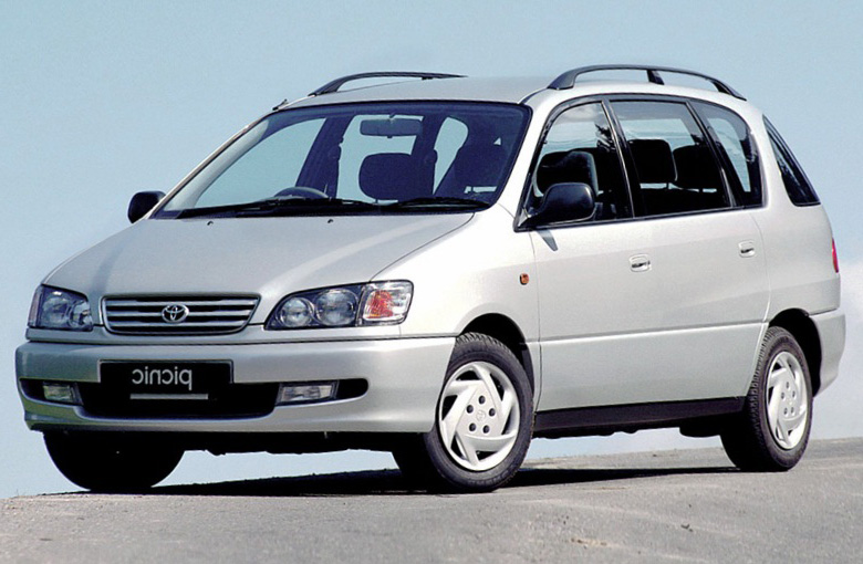 Тойота Пікнік (1996 - 2001)