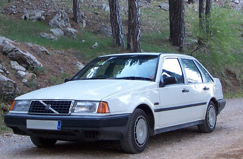 Volvo 440 (1988 - 1996)