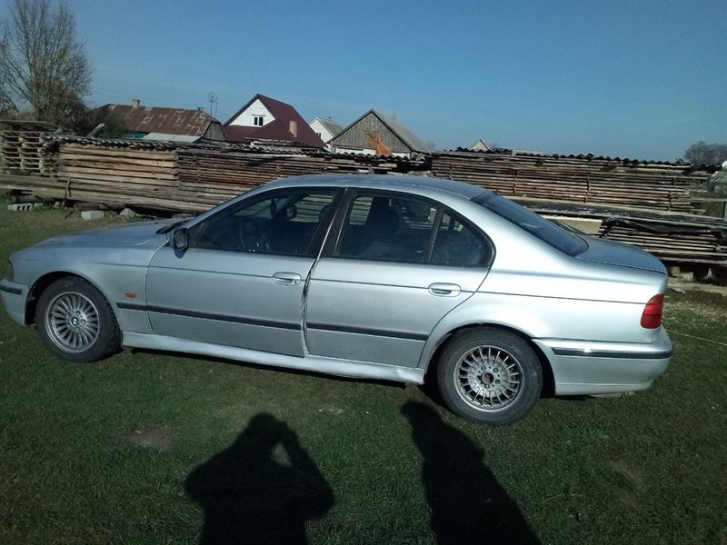 Авторазборка BMW 5 седан (E39) (1995 - 2003)