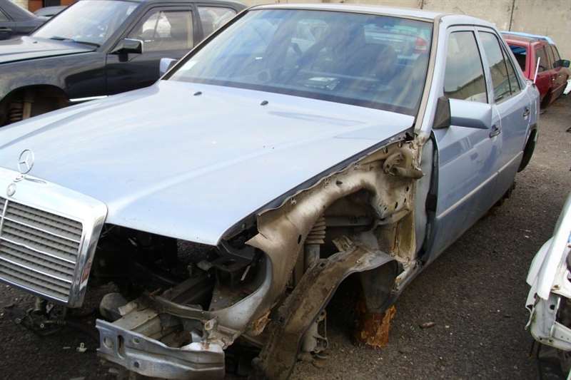 Разборка MERCEDES E седан (W124) (1984 - 1993)