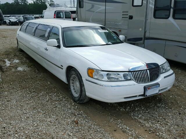 Разборка LINCOLN TOWN CAR SIGNATURE седан (00 - 02)