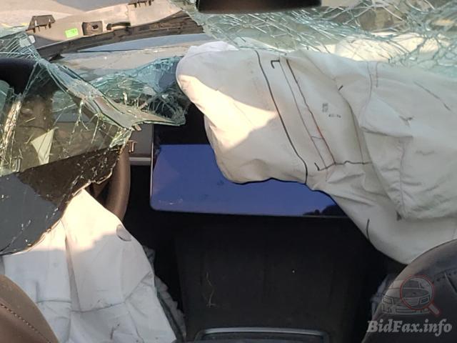 Разборка TESLA MODEL 3 седан (5YJ3) (2016 - 2026)