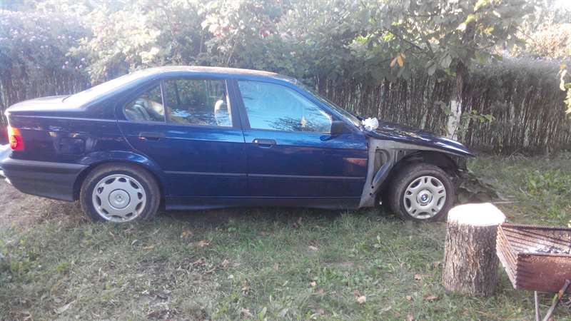 Авторазборка BMW 3 седан (E36) (1990 - 1998)