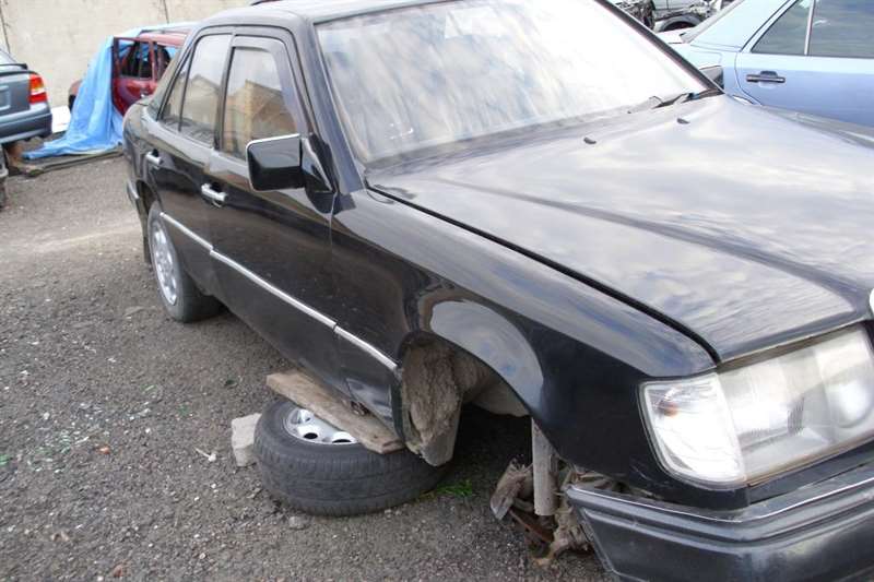 Авторазборка MERCEDES E седан (W124) (1984 - 1993)