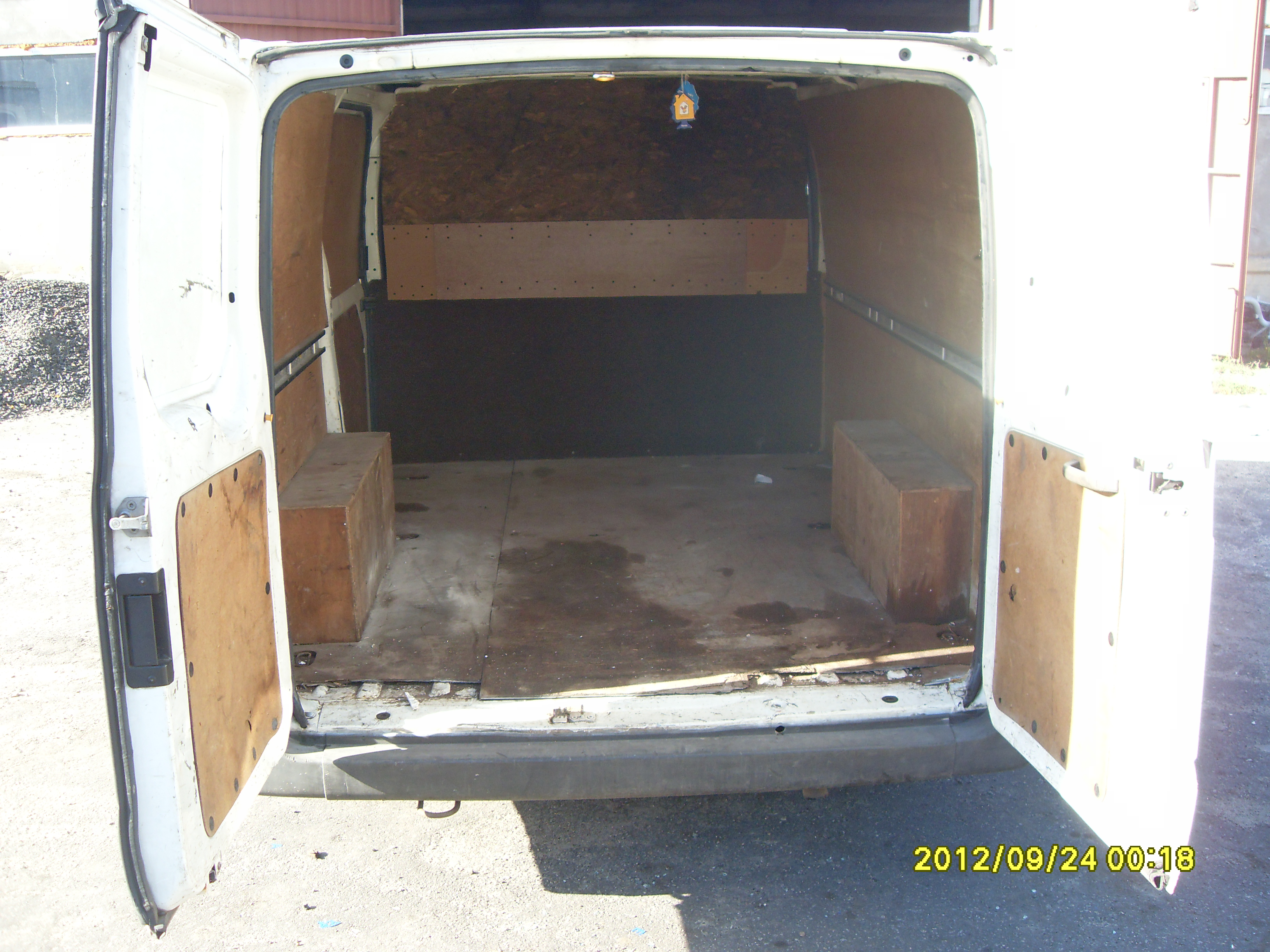 Разборка FORD TRANSIT V фургон (V184/5) (2000 - 2006)