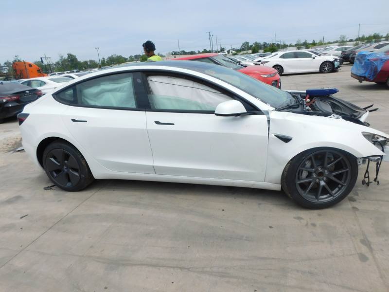 Авторазборка TESLA MODEL 3 седан (5YJ3) (2016 - 2026)