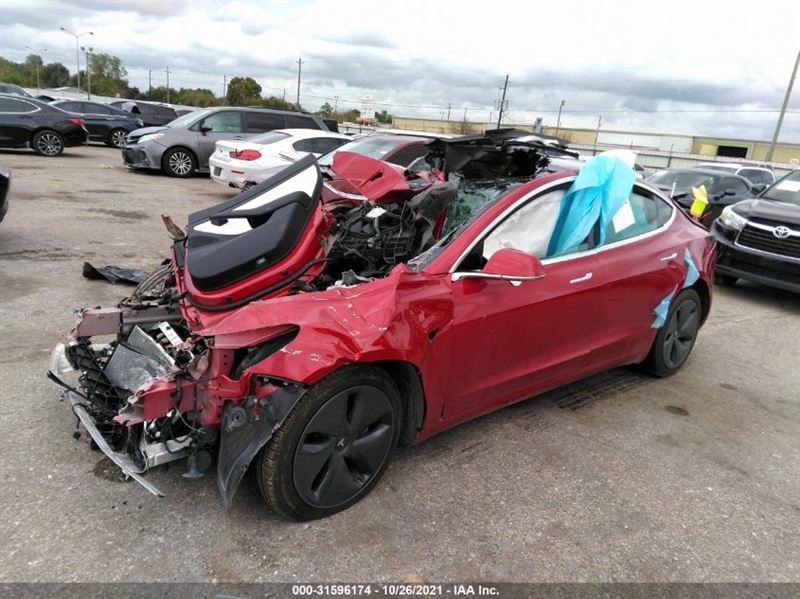 Разборка TESLA MODEL 3 седан (5YJ3) (2016 - 2026)