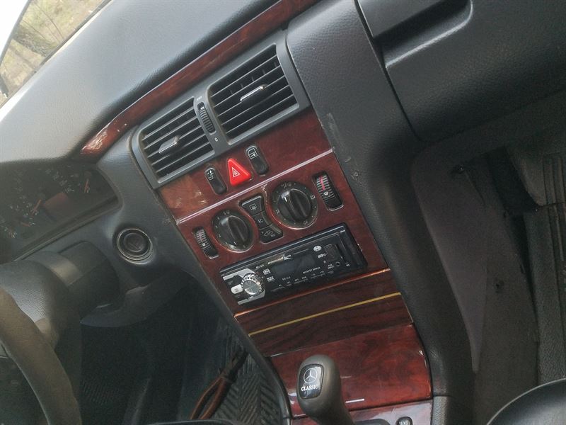 Разборка MERCEDES E седан (W210) (1995 - 2002)