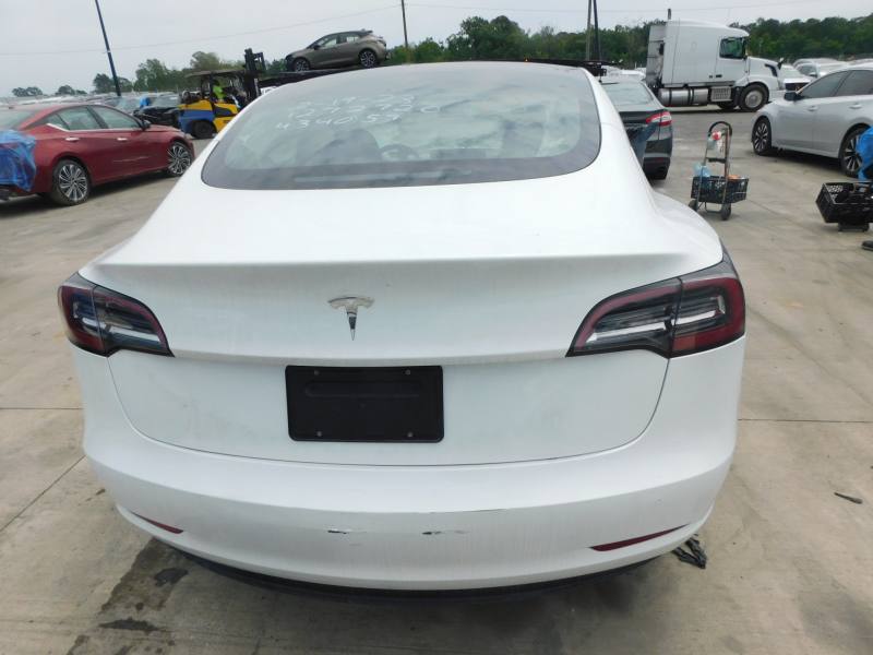 Разборка TESLA MODEL 3 седан (5YJ3) (2016 - 2026)