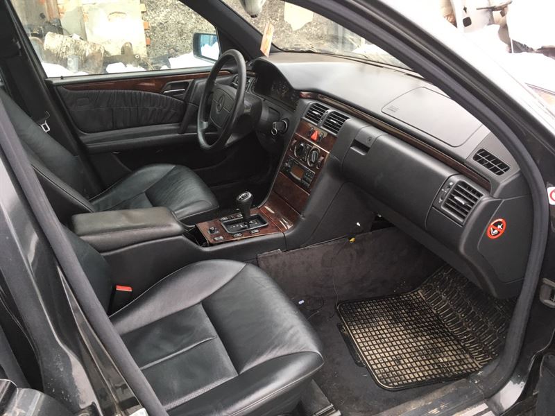 Разборка MERCEDES E седан (W210) (1995 - 2002)