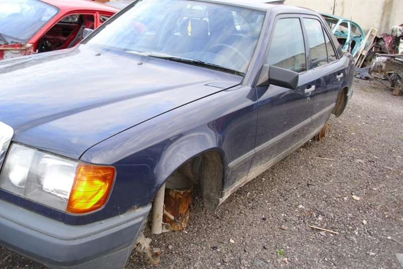 Разборка MERCEDES E седан (W124) (1984 - 1993)