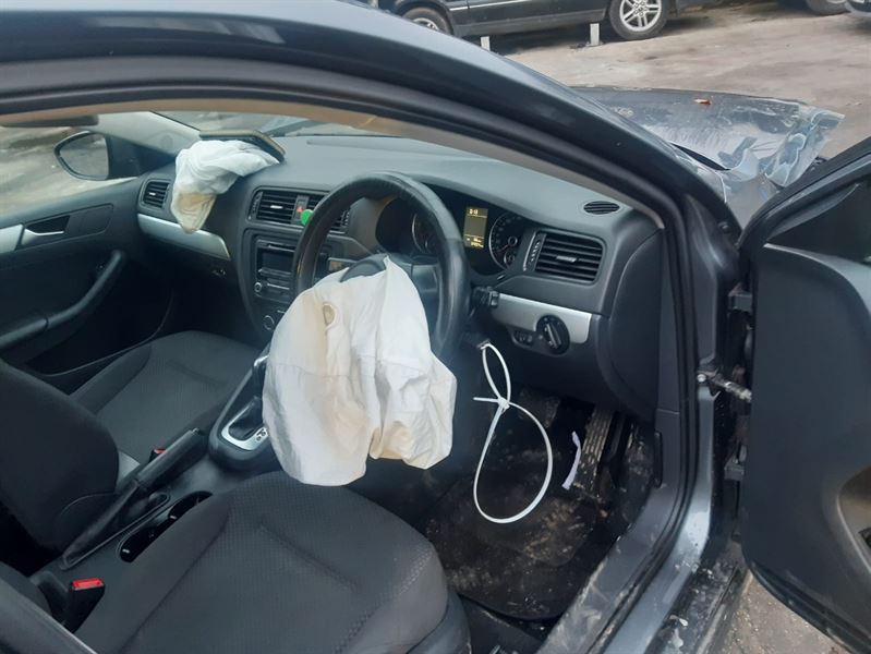 Разборка VOLKSWAGEN JETTA VI седан (162, 163, AV3, AV2, AY2, AY3) (2011 - 2019)